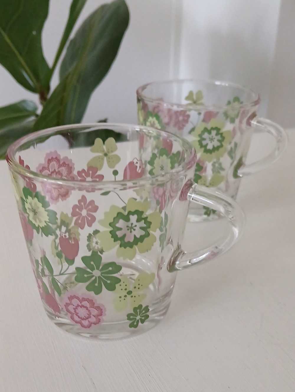 IKEA Ideell Purple Green Floral Glass Coffee Tea Cups 8 oz Set of 2 France Disc.